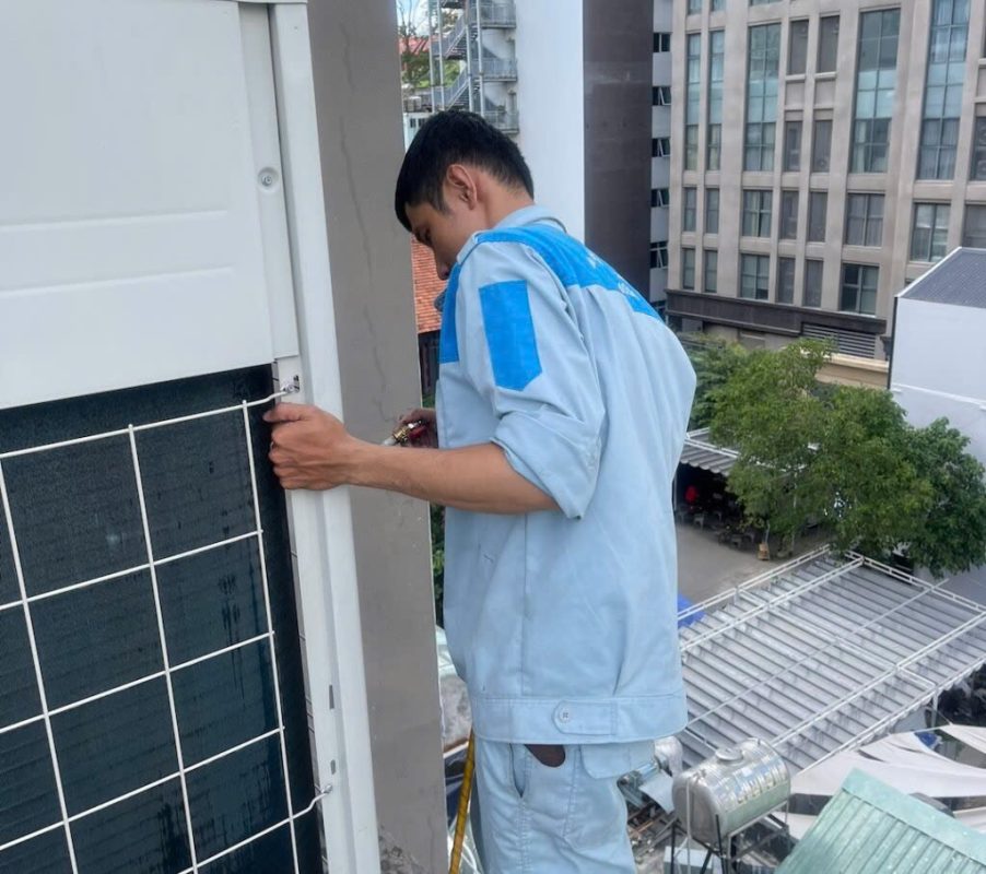 thợ nạp gas máy lạnh